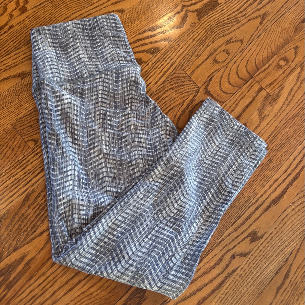 Lulu crop size8 legging